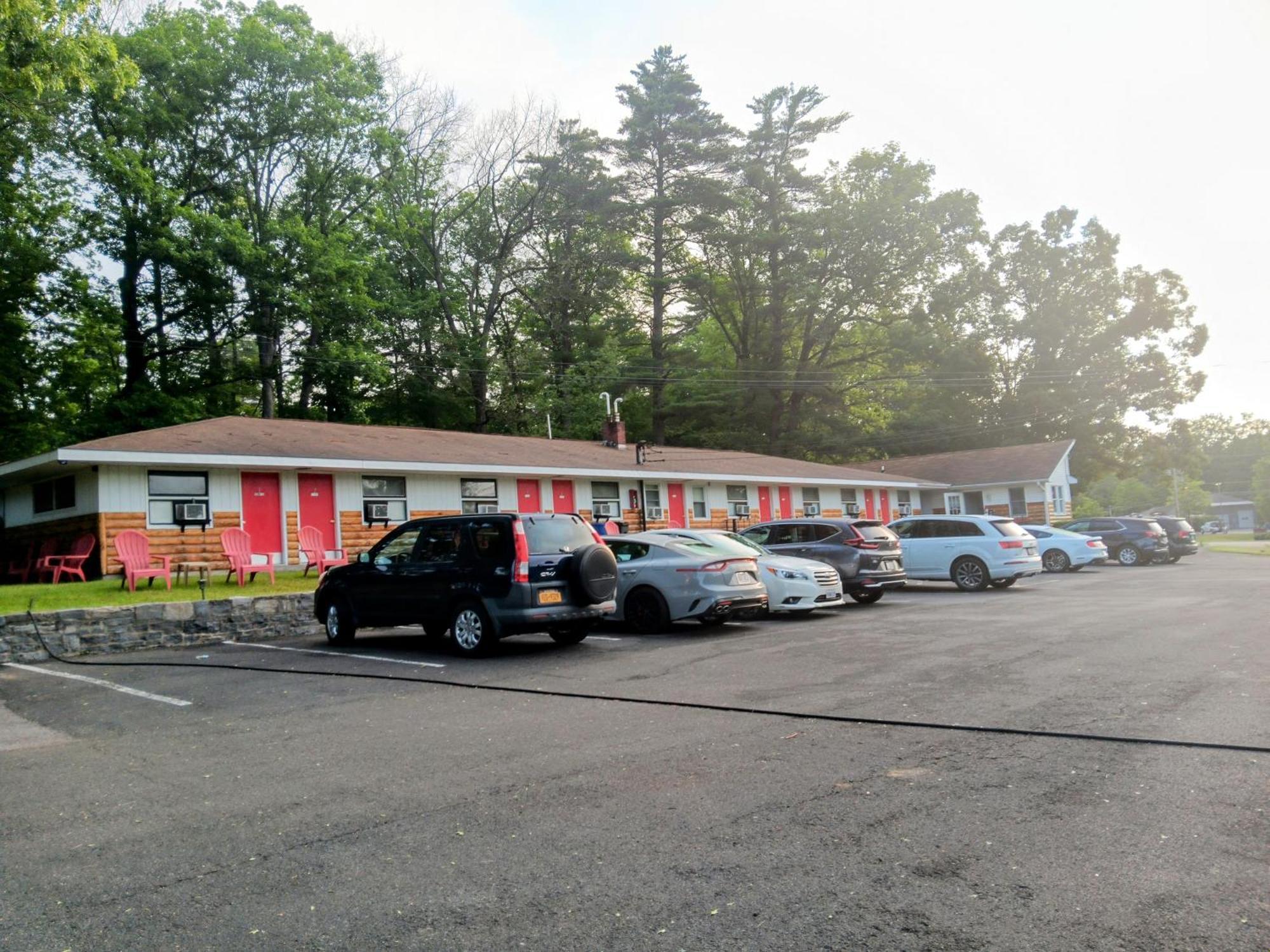 Robin Hood Motel Saratoga Springs Eksteriør billede